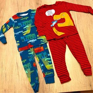 2/$10 Carter’s 4 Pc Dinosaur 🦕 🦖 Pajamas Set 18 Months